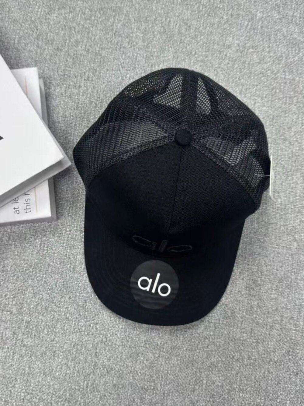 ALO Yoga District Trucker Hat Black NWT 🪁 Unisex Cap - Picture 5 of 5